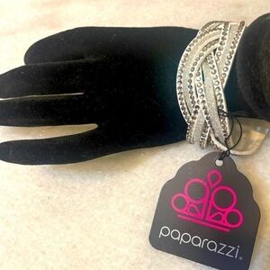Paparazzi bracelet white urban bracelet girls do it better fashion jewelry New